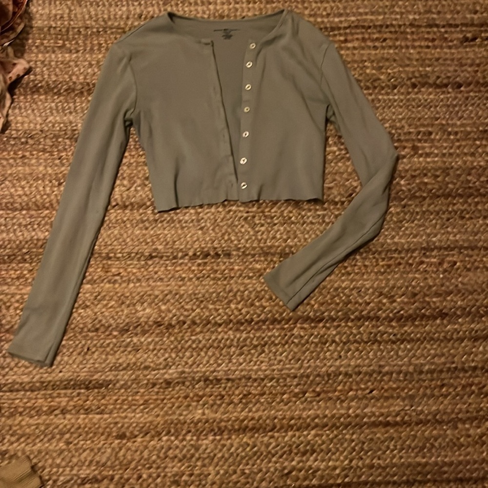 Brandy Melville Sage sweater/ long sleeve cropped button top